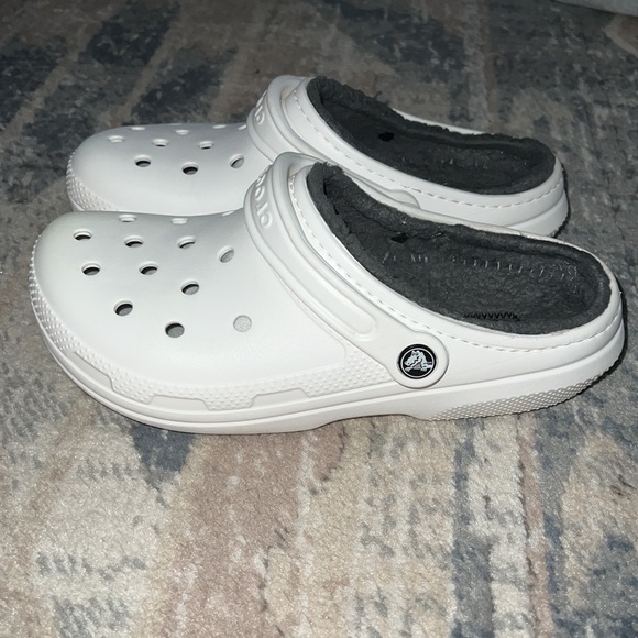Crocs Classic Fuzz-Lined Clog - Picture 2 of 9